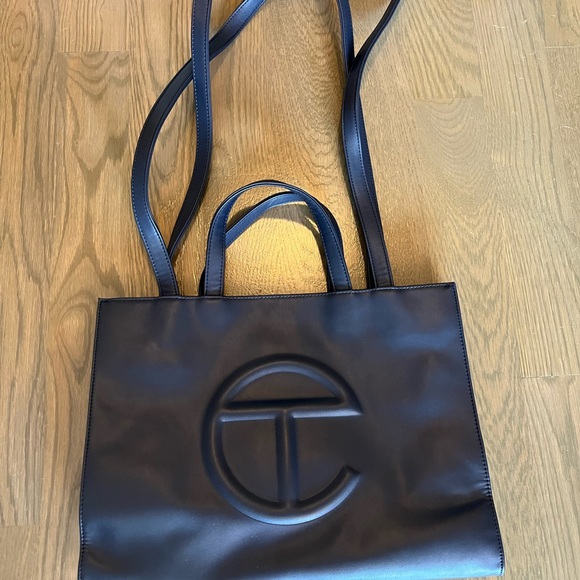 Medium Shopping Bag - Navy Telfar Medium Shopping Bag - Navy - Great Condition!